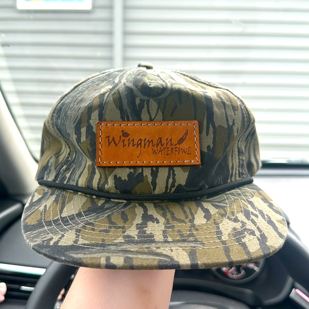 Men’s hat, adjustable on the size, camouflage print with leather